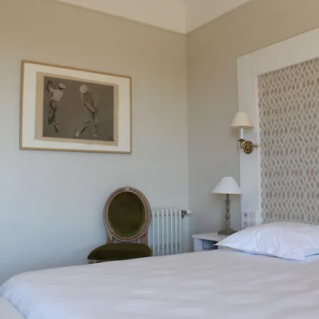 尚塔克高尔夫康体酒店 酒店 圣让－德吕兹