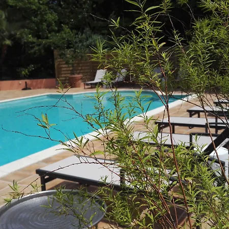 尚塔克高尔夫康体酒店