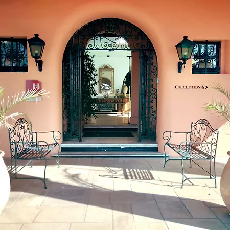 尚塔克高尔夫康体酒店 4* 圣让－德吕兹